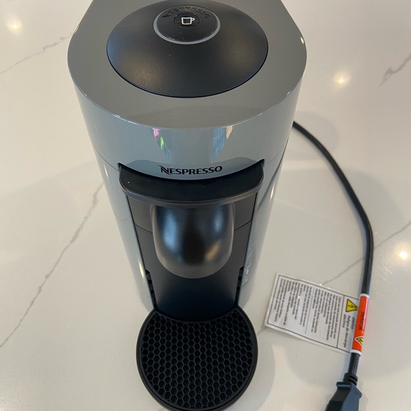 Nespresso Coffee Machine DeLonghi - Picture 2 of 8